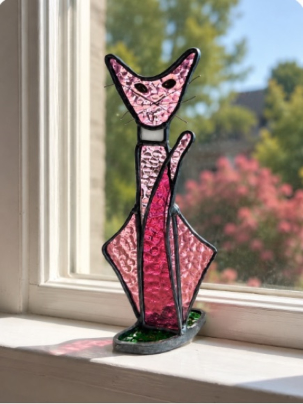 Fun Whimsical mid-century/art glass sun catcher cat